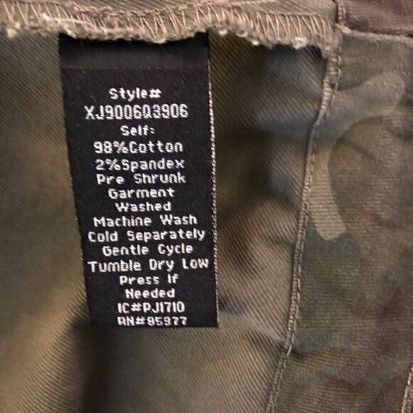 Womens Sanctuary Camo Jacket medium - Picture 6 of 6